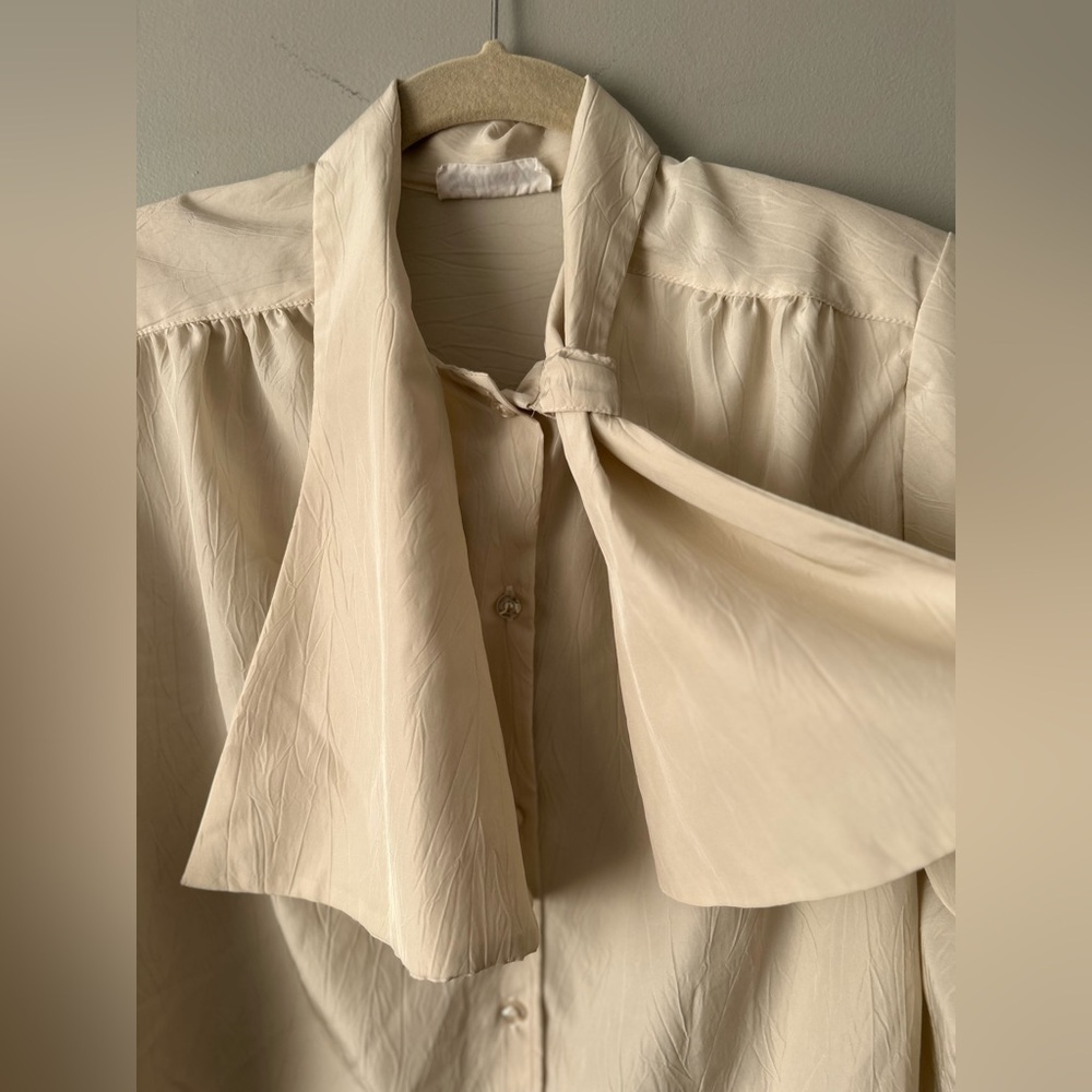 Vintage 80s bow tie blouse - Picture 8 of 15